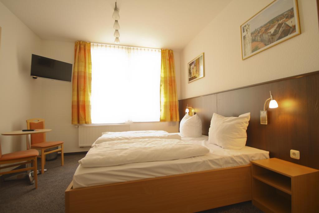 Pension Bei Der Marienkirche Hotel มึลเฮาเซน ภายนอก รูปภาพ